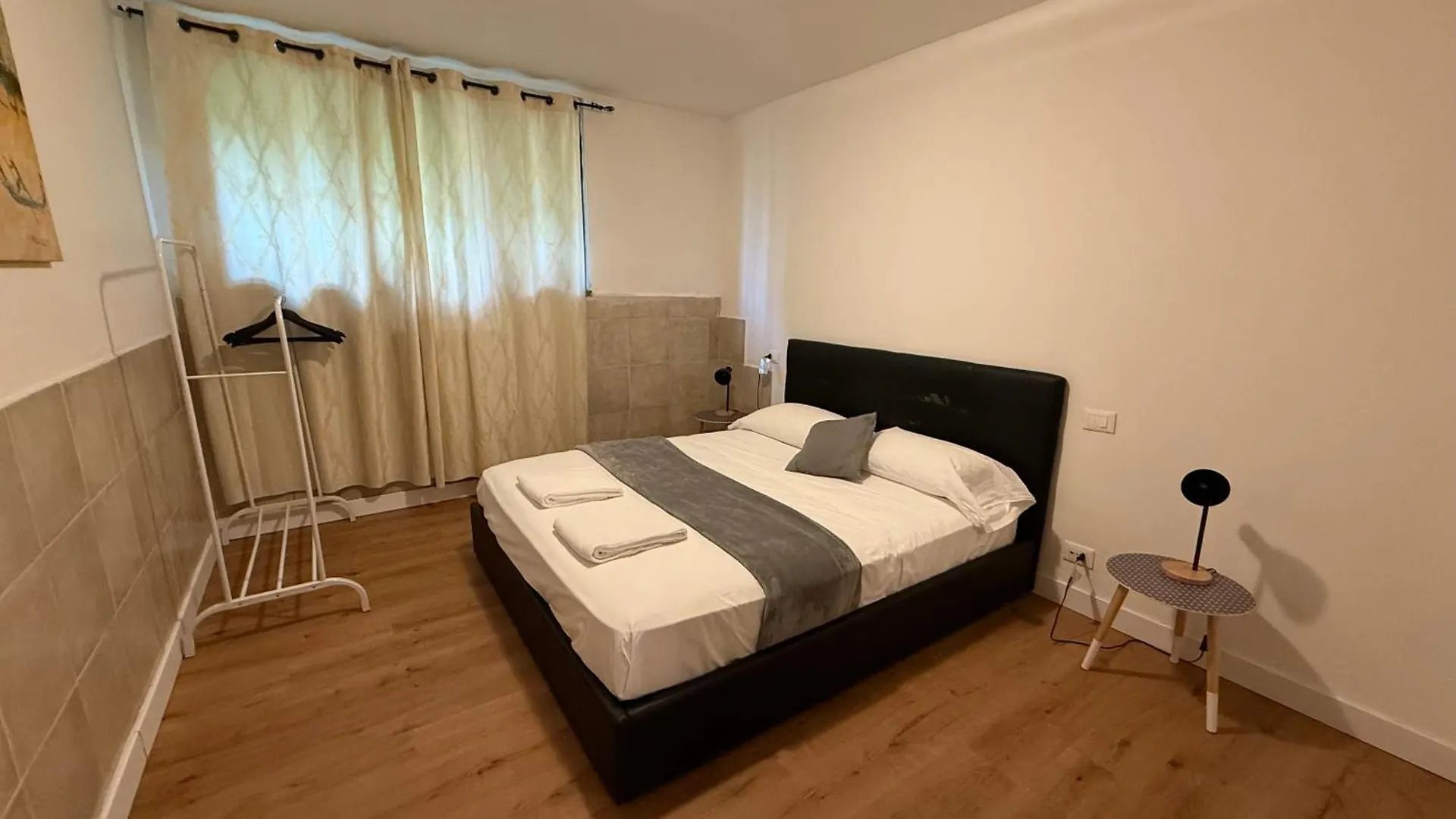 Dehomes - Relax & Business Apartments Buccinasco 0*,  Italia